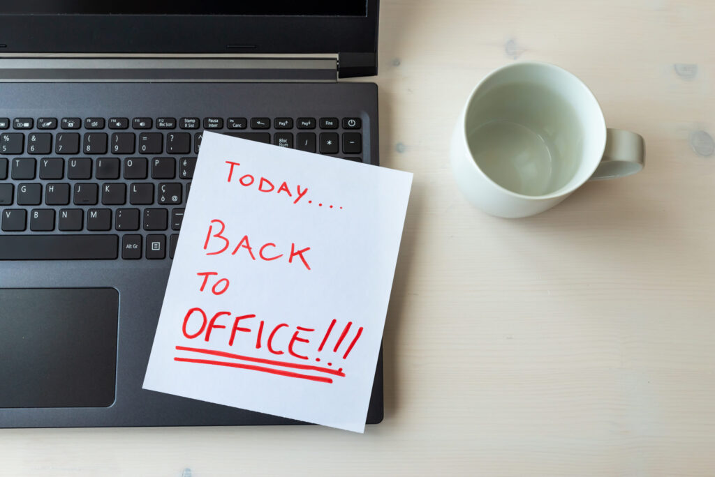 Bosses are fed up with remote work for 4 main reasons. Some of them are undeniable.