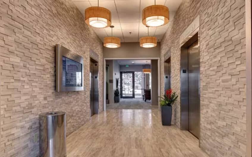 KORE 9250 - Denver Office Space - Hallway with elevator