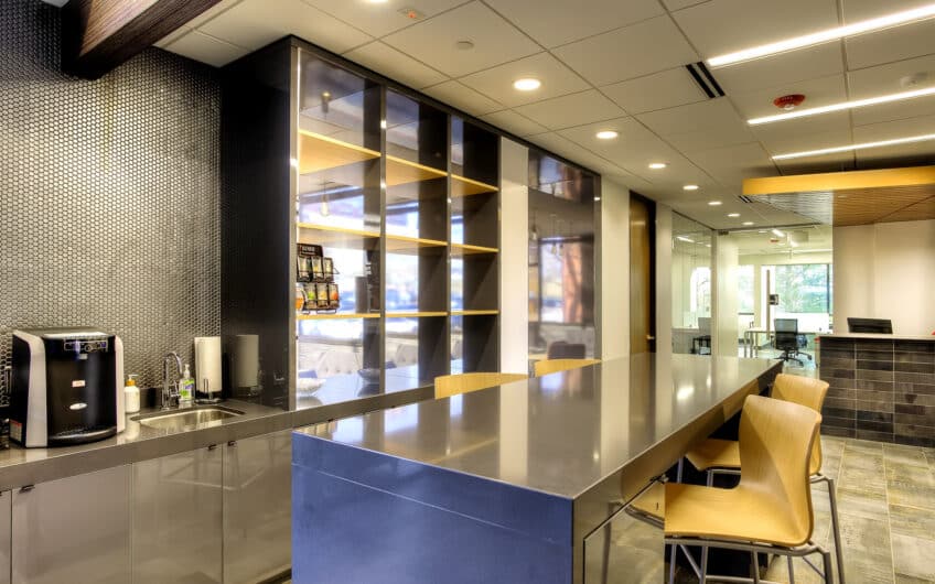 KORE 9250 - Denver Office Space - Common Area Island